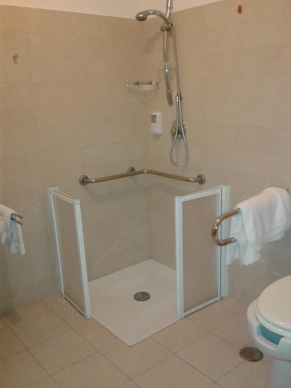 Hotel Albatros Terracina Zewnętrze zdjęcie